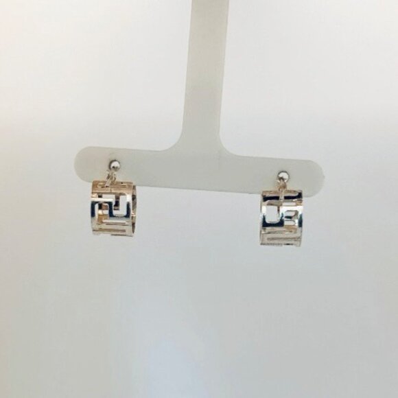 925 Sterling Silver Hoop Earrings Vintage Cutout Design Lightweight Estate Jewel - Picture 3 of 10